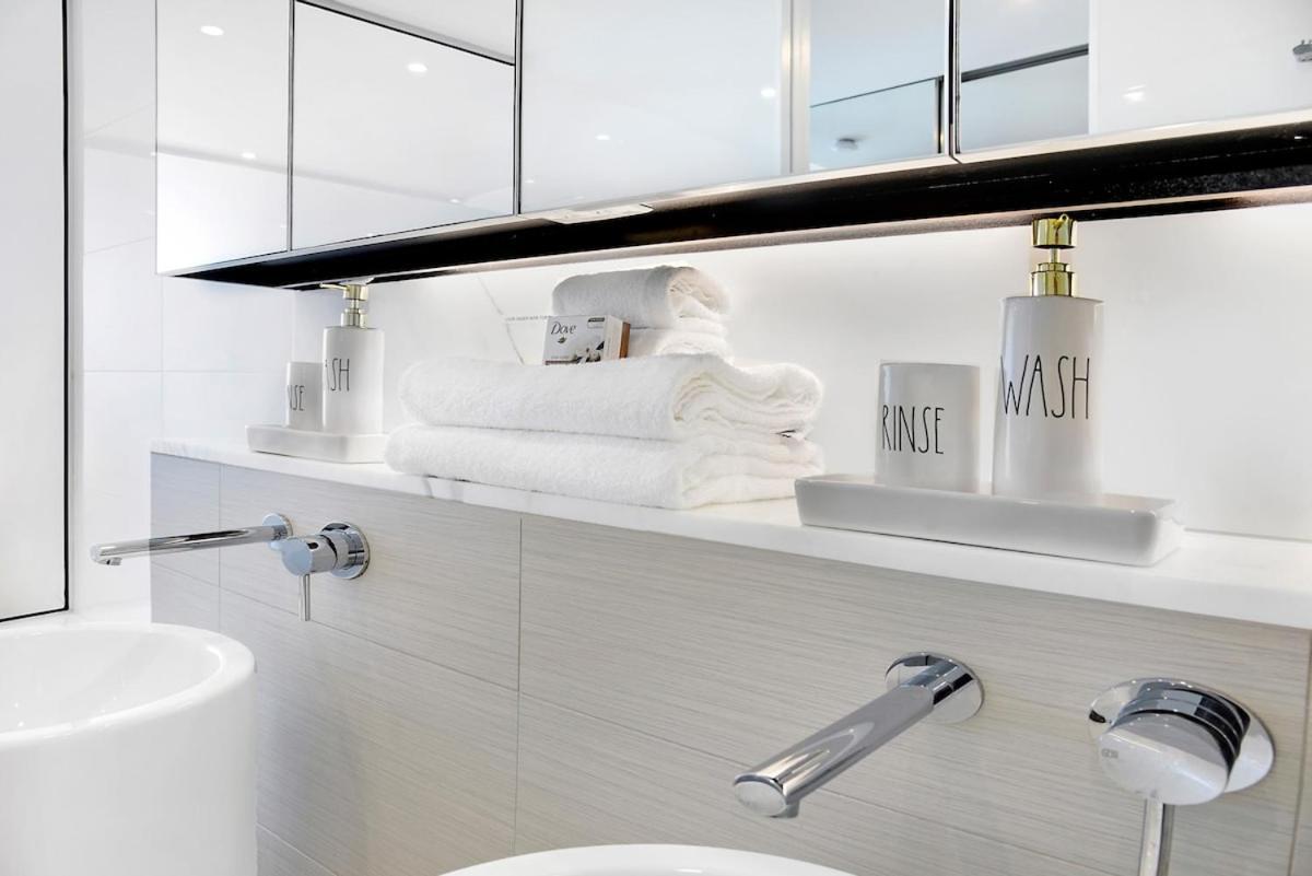 Ocean Skyhome At Oracle 14003 Apartment